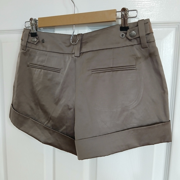 Trina Turk Shorts Womens Size 2 Luxury Vacation Cruise Party - Picture 6 of 7